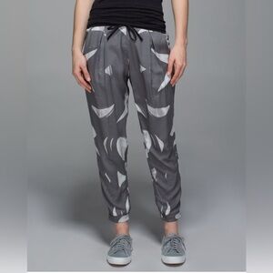 EUC Lululemon City Jogger Back Spin